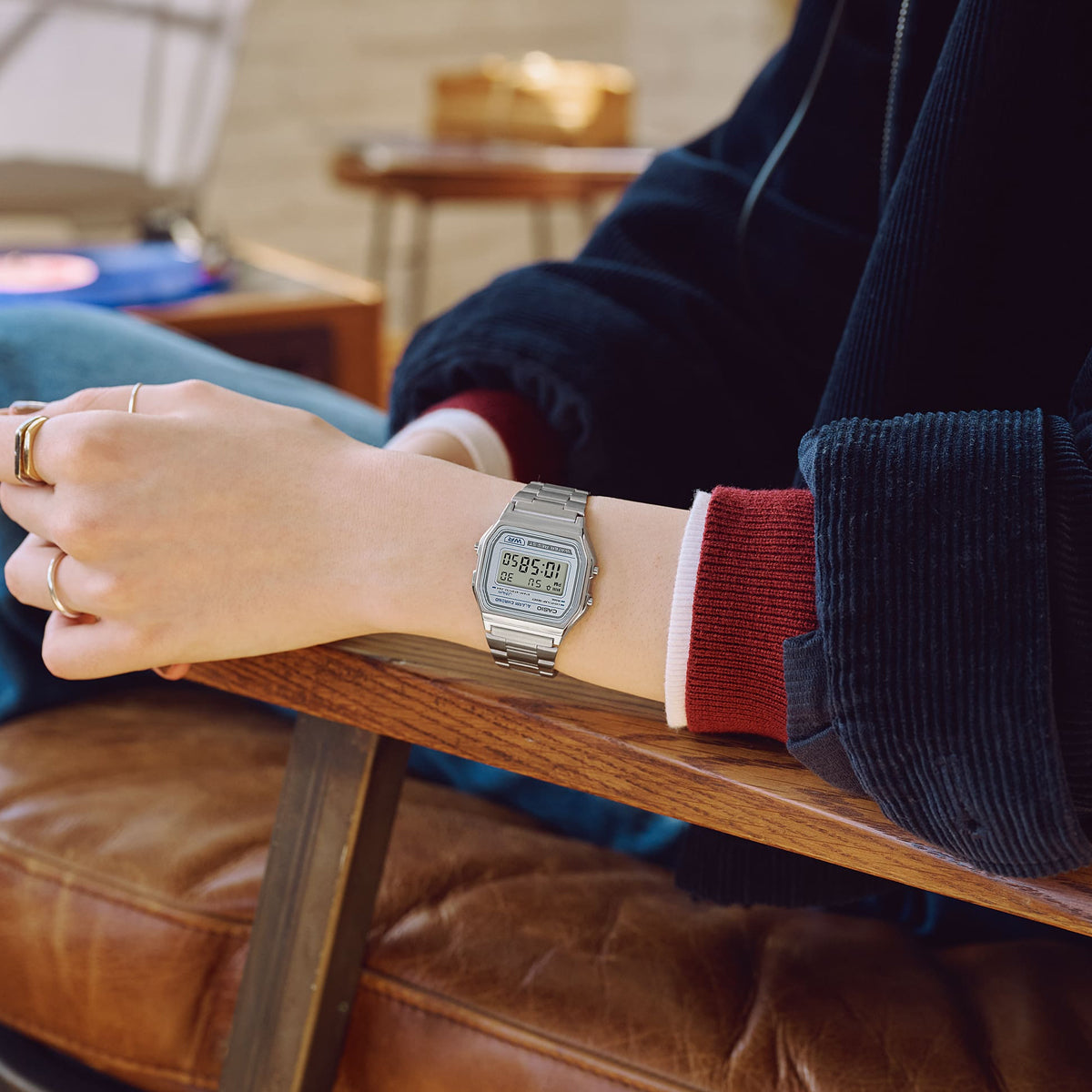 CASIO VINTAGE ICONIC — СЕРО-БЕЛАЯ A158WEA-7EF
