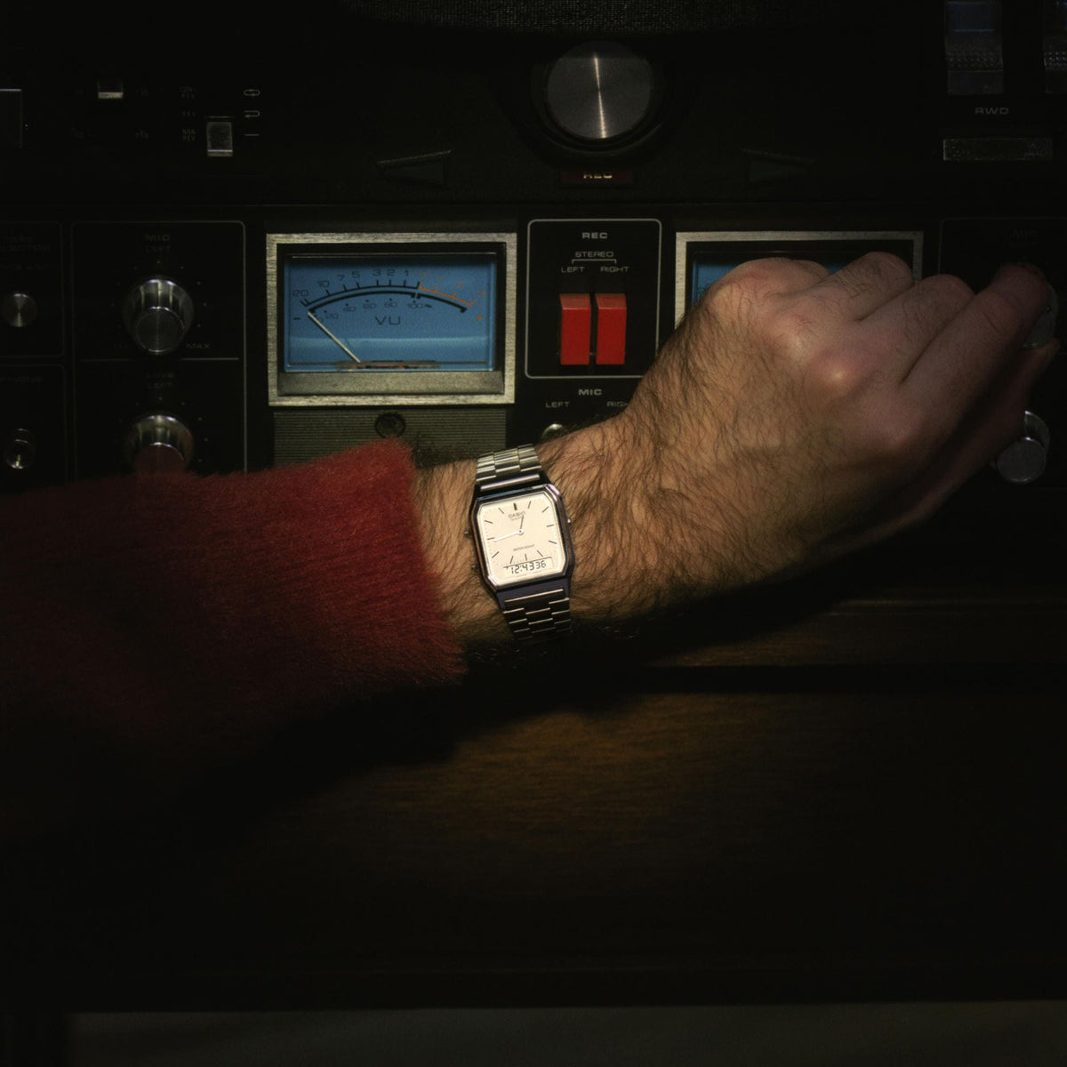 CASIO VINTAGE EDGY COLLECTION SUNRAY CIPFERBLĀTS - BALTS AQ-230A-7DMQYES