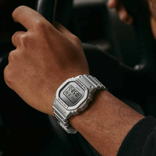 CASIO G-SHOCK THE ORIGIN - СЕРИЯ FORGOTTEN FUTURE ****** DW-5600FF-8ER